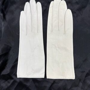 Unused ,Vintage, Roger Fare for Saks Fifth Avenue Cream Kidskin Gloves , France